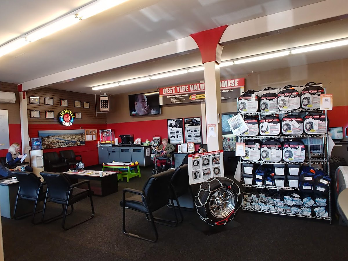 4.4 ⭐ Les Schwab Tire Center Reviews by Real Customers 2023