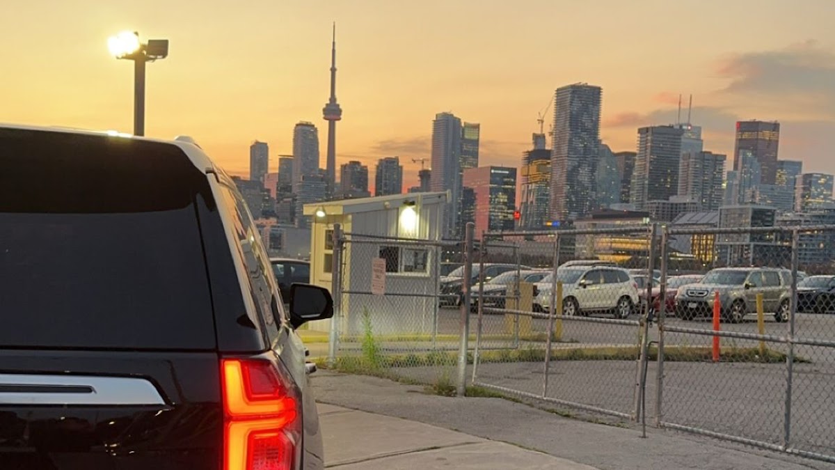 Pearson Airport Limo Toronto