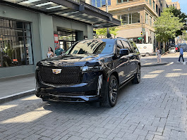 Signature Limo Town car Airport service