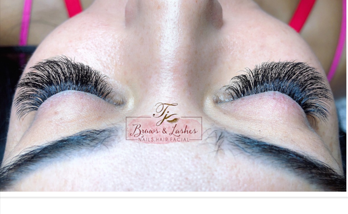 TJ Brows & Lashes . Nails . Hair . Facial