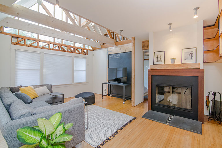 S.A.M.Y.'s Alpaca Farm & Fibre Studio
