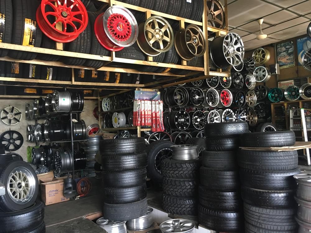 Holt Tire Pros