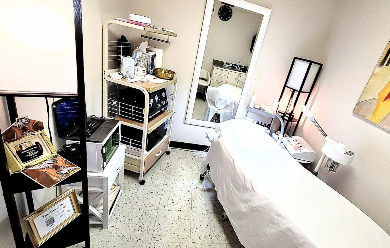 NY Skin Experts : AviClear Stretch Marks removal